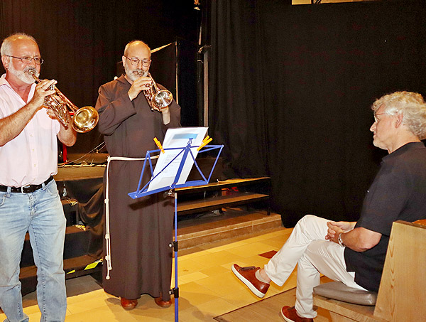 Ein Ständchen für Josef Riedl gab es an der Trompete von SLW-Präses Br. Marinus Parzinger und Robert Aichinger