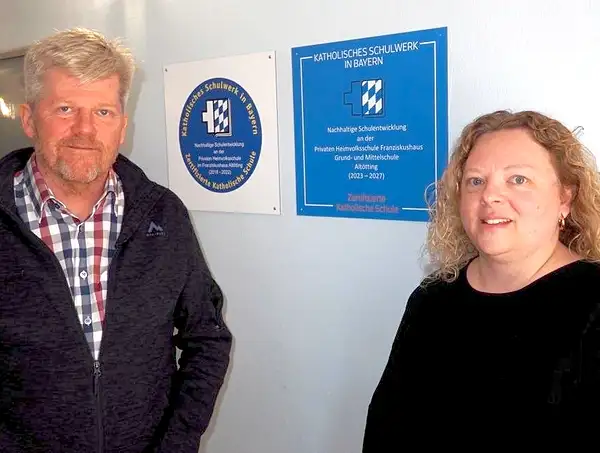 Es fehlen Lehrer und staatliches Geld